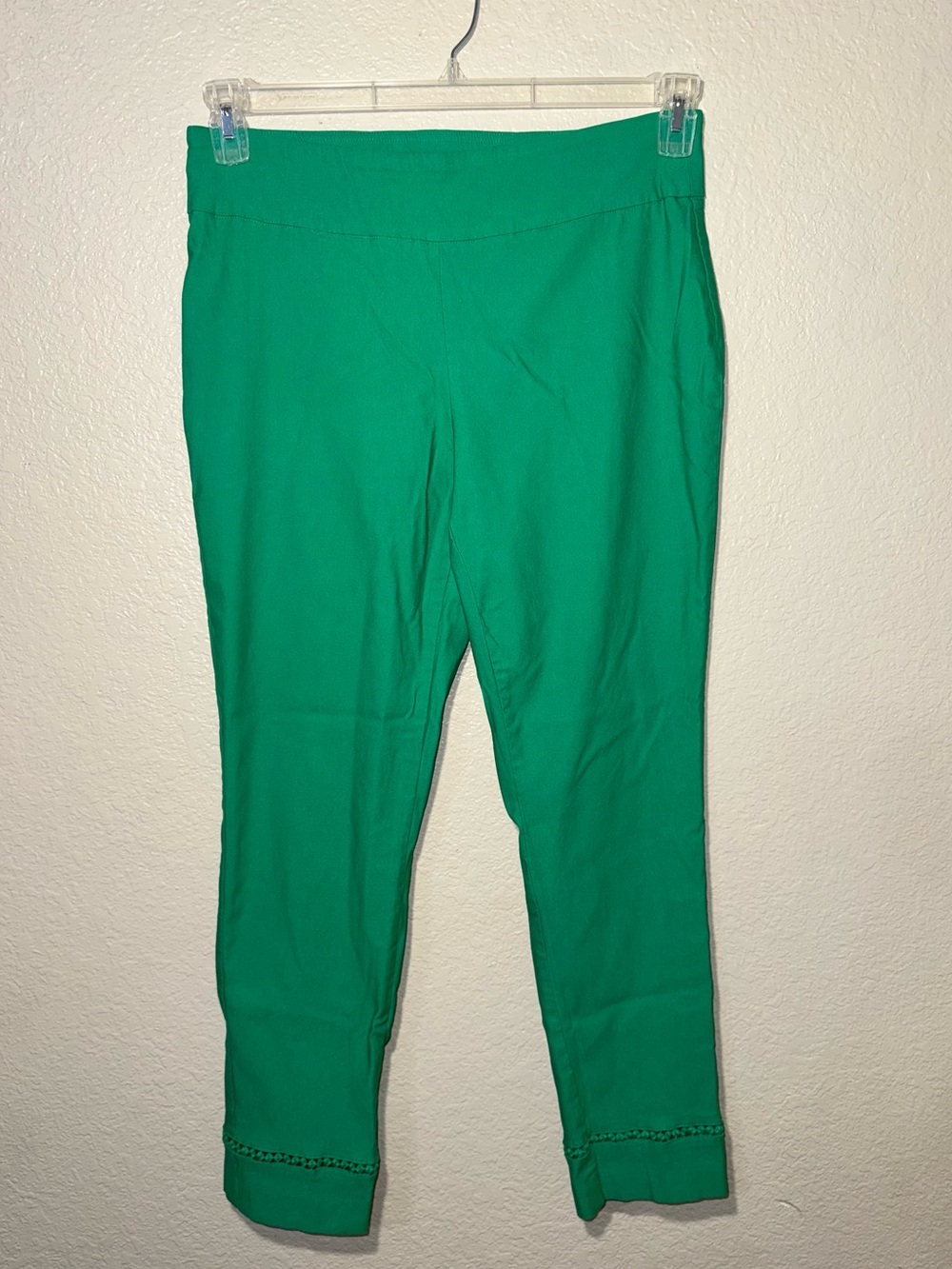 Crown & Ivy Green Eyelet Trim Capri Pants Women Plus Size 14W